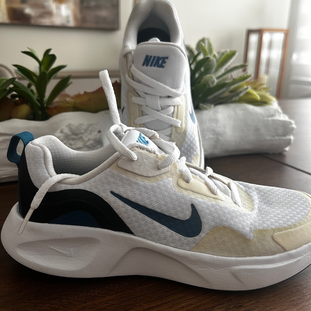 NIKE sneaker OLDER KIDS WEARALLDAY 4.5Y
Trainer lace white blue new